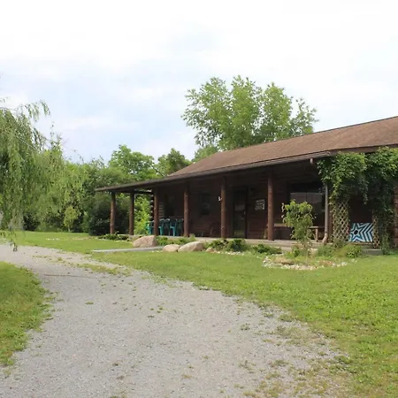 Bushwood Cabin